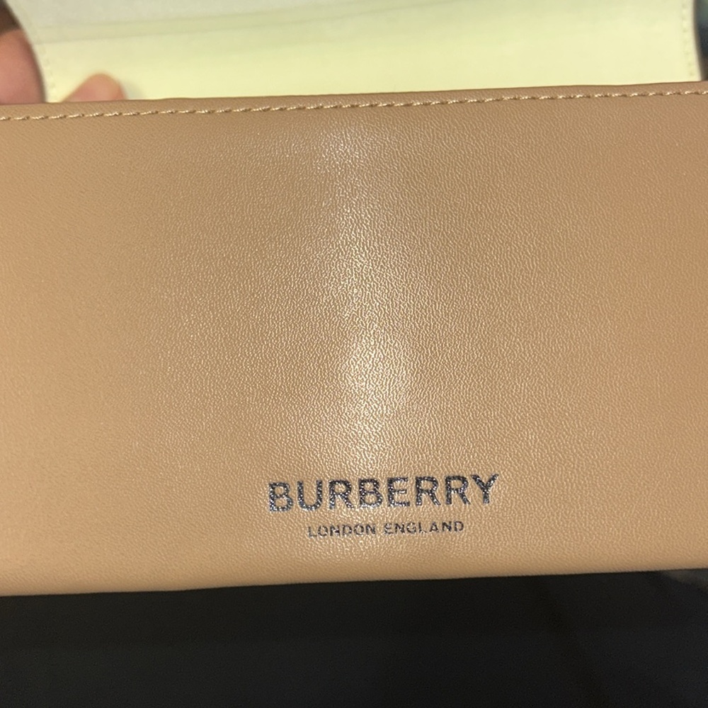 Burberry Tan Leather Sunglass Holder - Picture 2 of 7